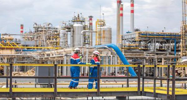 Bisnis Kilang Tak Mati Meski Dunia Berhenti Pakai BBM