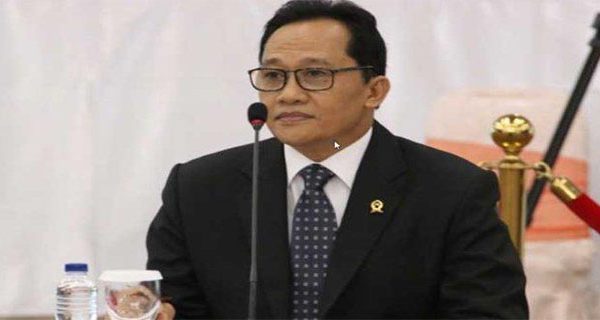 Hakim Konstitusi Ridwan Mansyur Pembicara Utama Kuliah Umum Formasi FH Unram