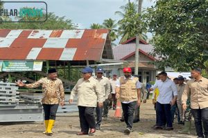 Prabowo Sentil Pejabat Hanya Foto-Foto Datang ke Lokasi Bencana Banjir Sumatera